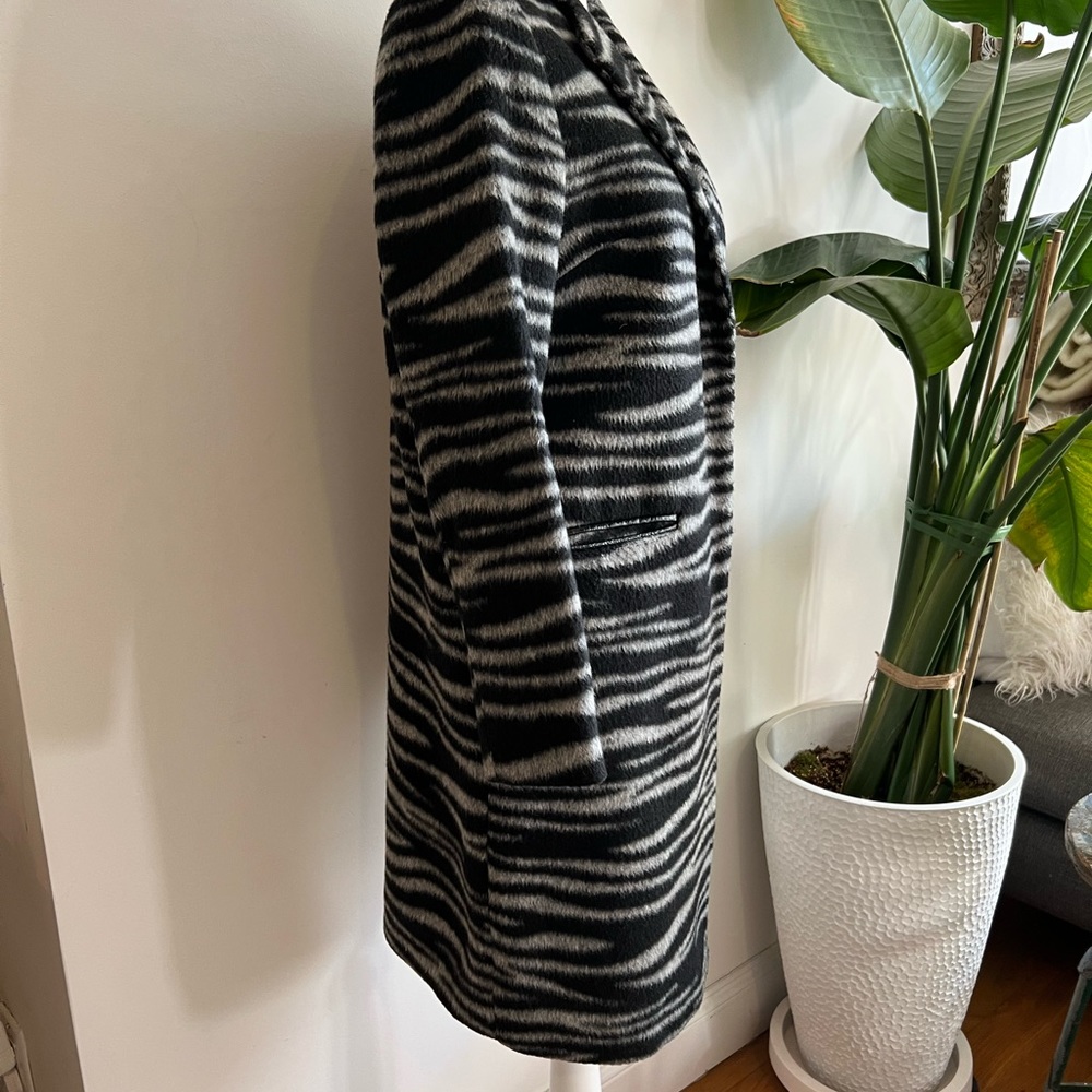 Topshop Wool-Blend Zebra Coat - Picture 6 of 10